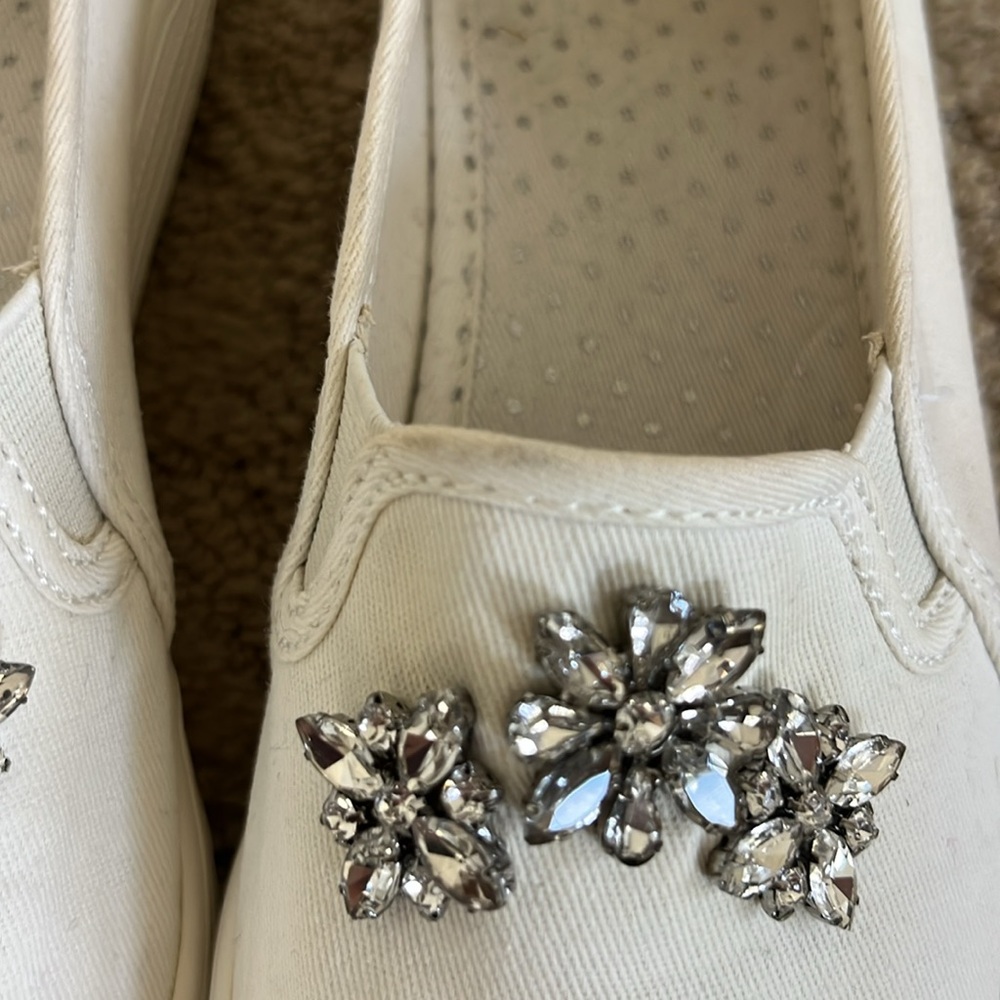 Kate Spade White Casual Sneakers with Minimalist Design - Picture 4 of 12